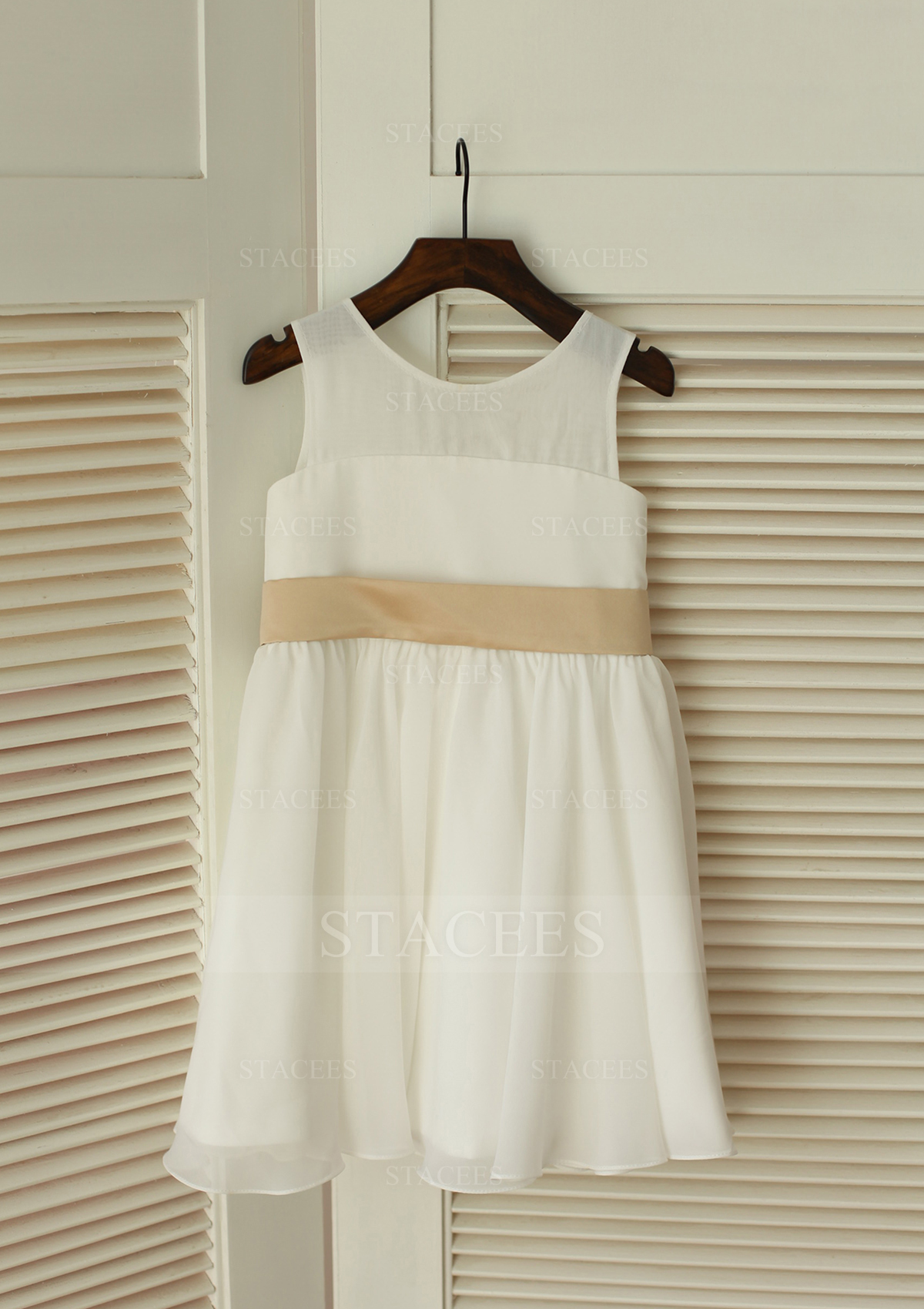 A-line/Princess Scoop Neck Knee-Length Chiffon Flower Girl Dress