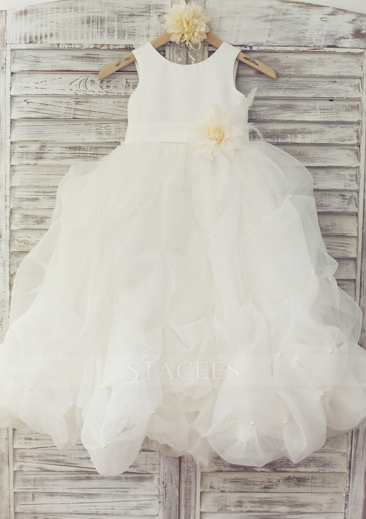 A-line/Princess Scoop Neck Long/Floor-Length Tulle Flower Girl Dress With Bowknot Flowers