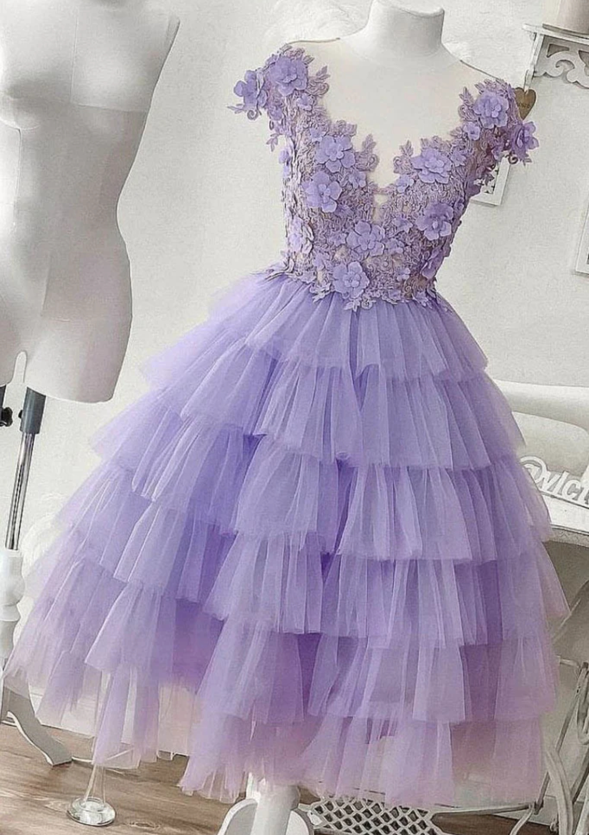 Lilac A-line V Neck Sleeveless Tulle Short/Mini Homecoming Dress With Appliqued - STACEES