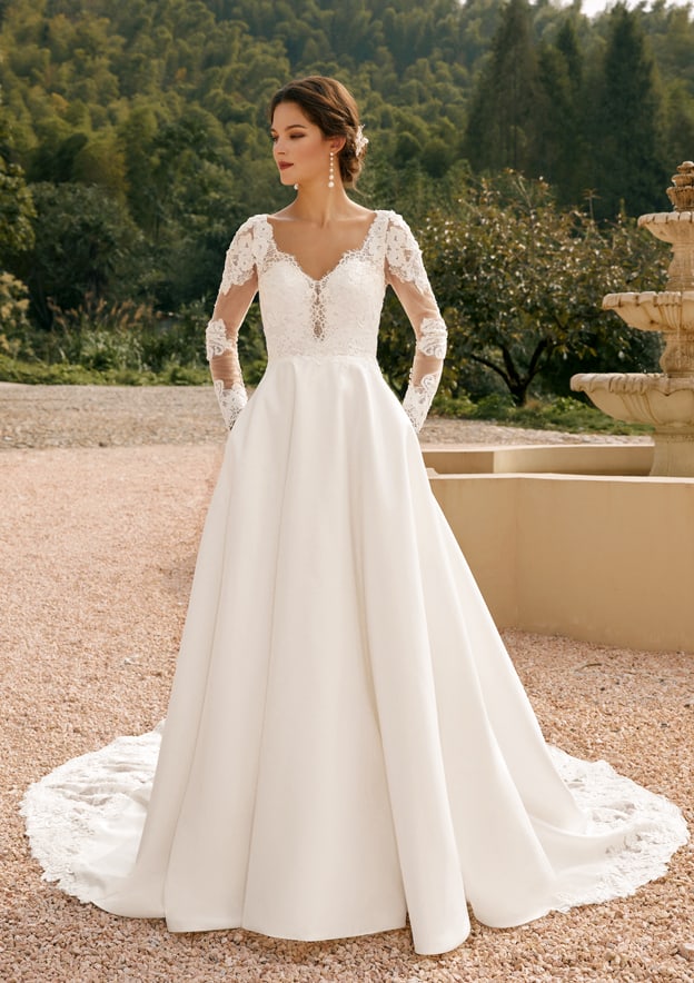 STACEES NICOLE WEDDING DRESS