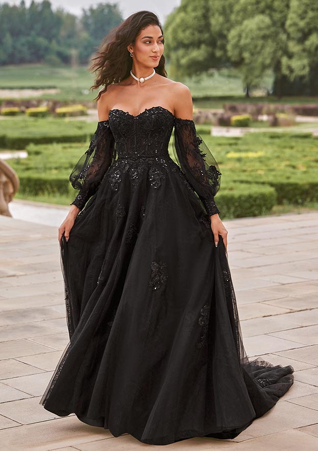 black a line wedding dress A-line Black Tulle Lace Beach Unique Vintage Wedding Dresses, Bridal G   bridalsew