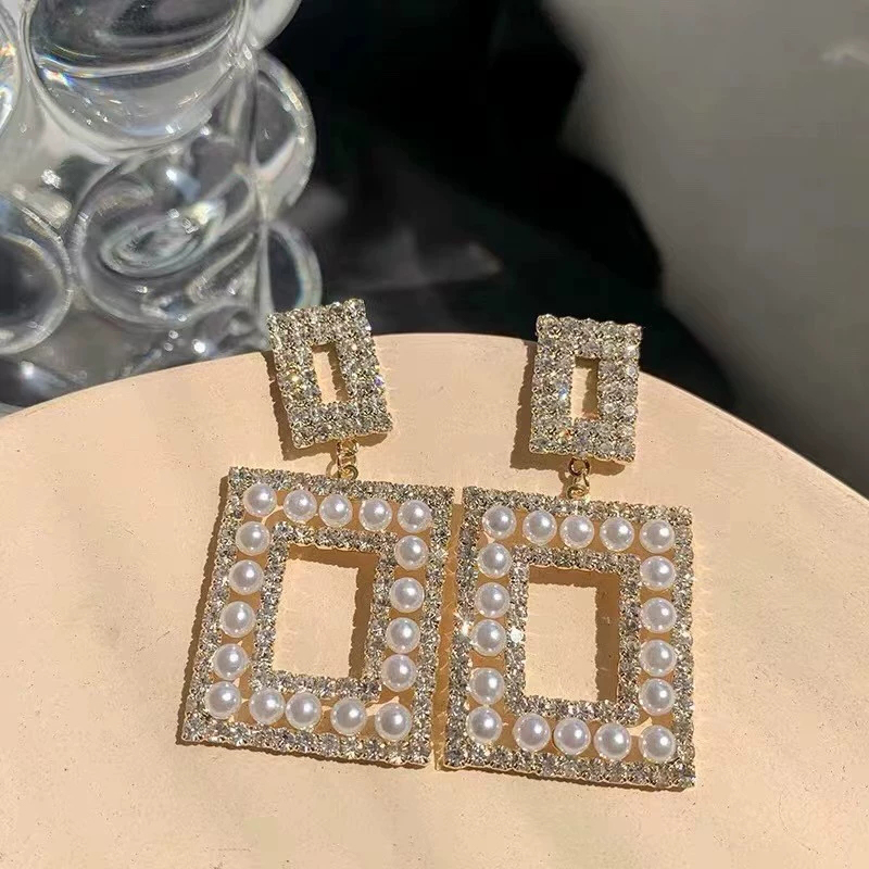 Gold Chic Exquisite Women's Alloy Earrings with Imitation Pearls Rhinestone - STACEES