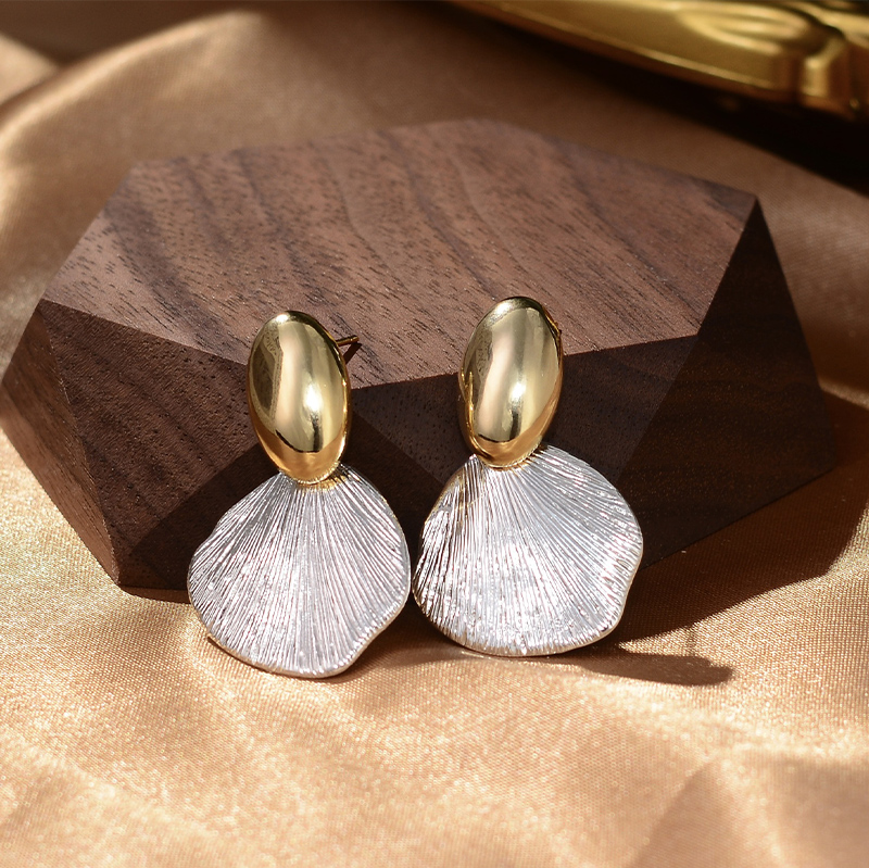 Charming Chic Women's Alloy Earrings