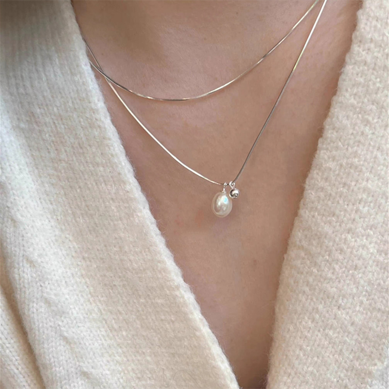 Collar encantador de aleación con perlas de imitación para mujer