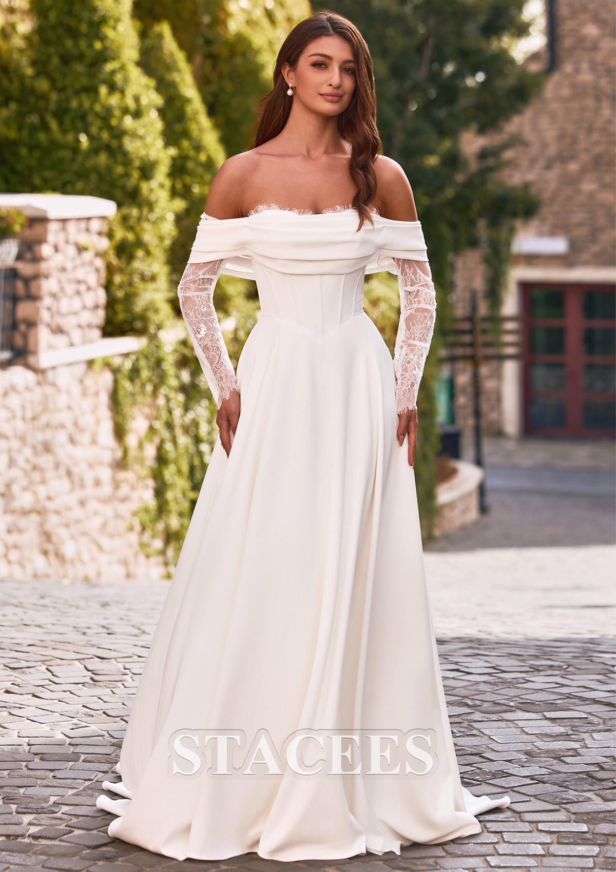 Marfil Vestido línea a hombros descubiertos satén cola de corte vestido de novia - STACEES