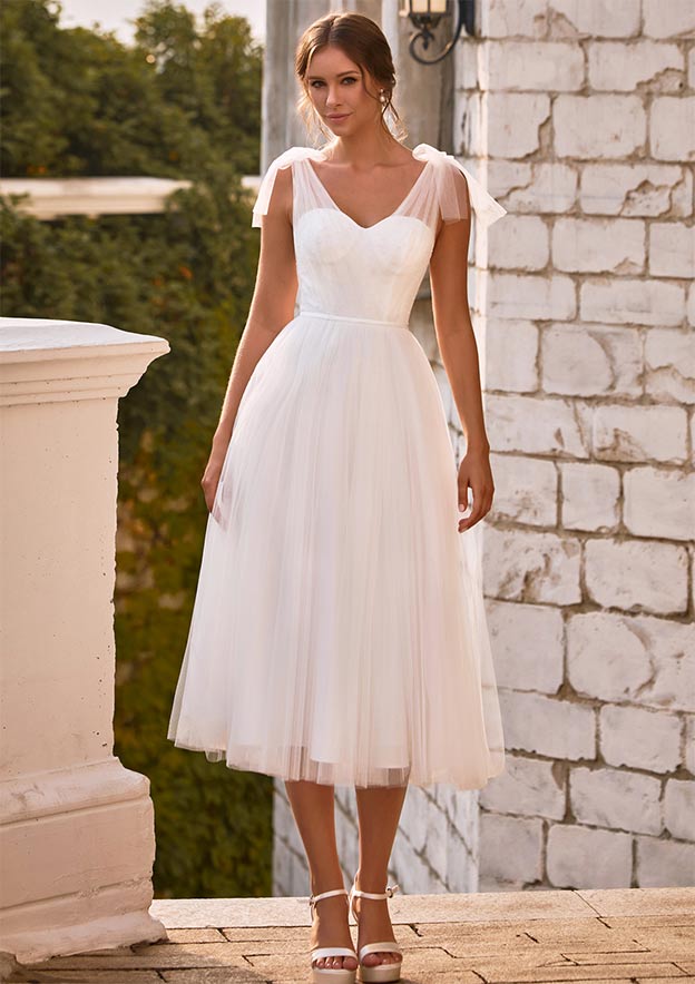 Chic Tea-Length Tulle A‑Line Wedding Dress with Bow Straps