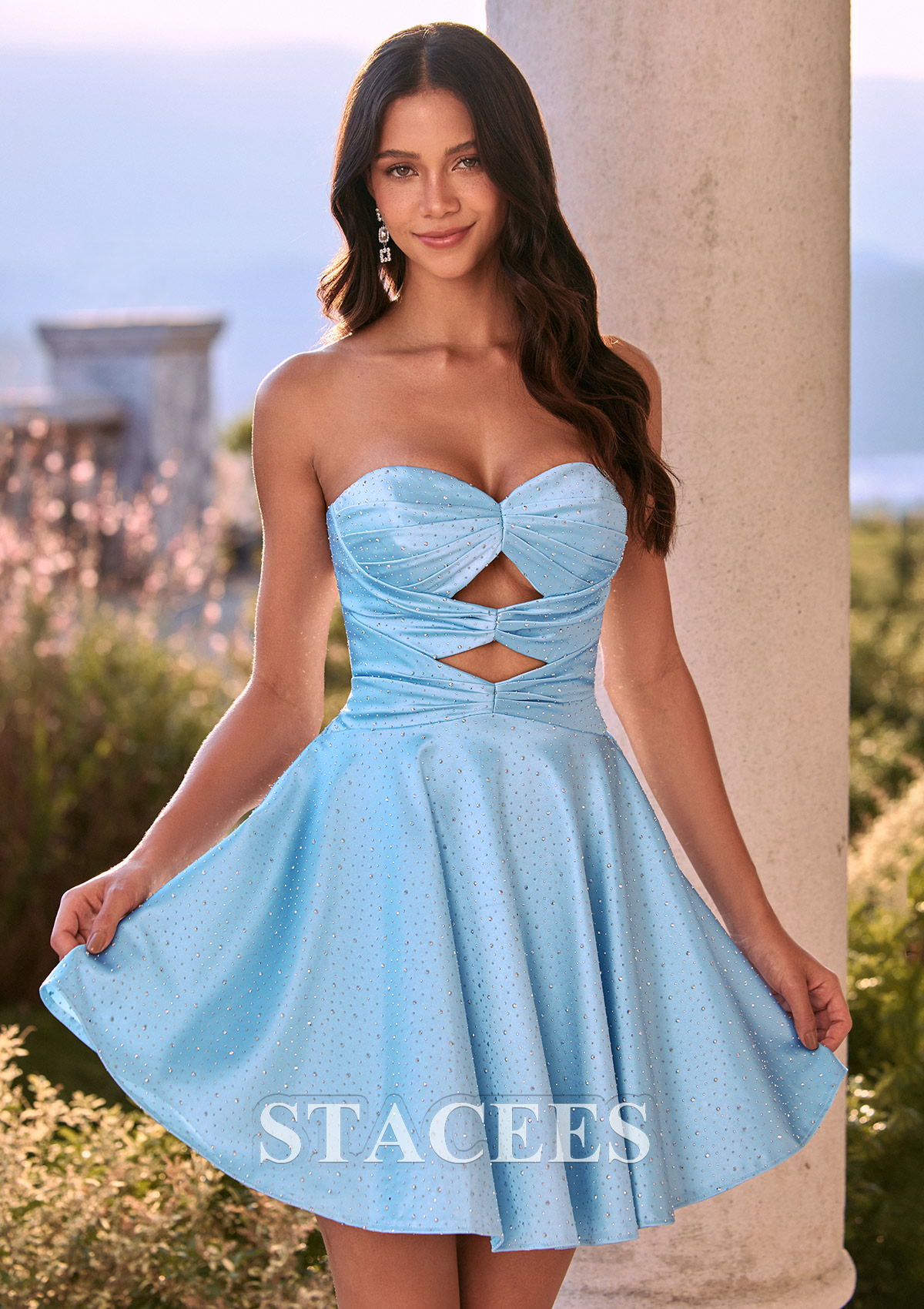 Bleu Ciel Trapèze col cœur satin soyeux courte/mini robe de fête de la rentré avec strass thermocollant plissé trou de serrure - STACEES