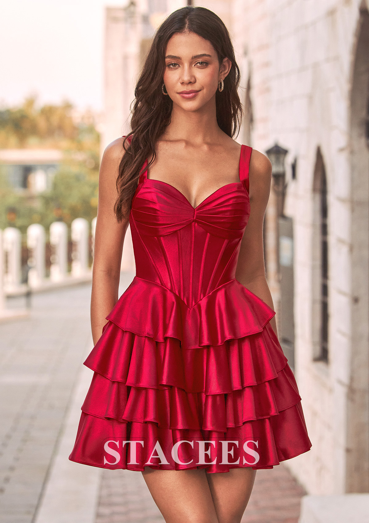 Bordeaux Trapèze col en v satin soyeux courte/mini robe de fête de la rentré avec plissé volants - STACEES