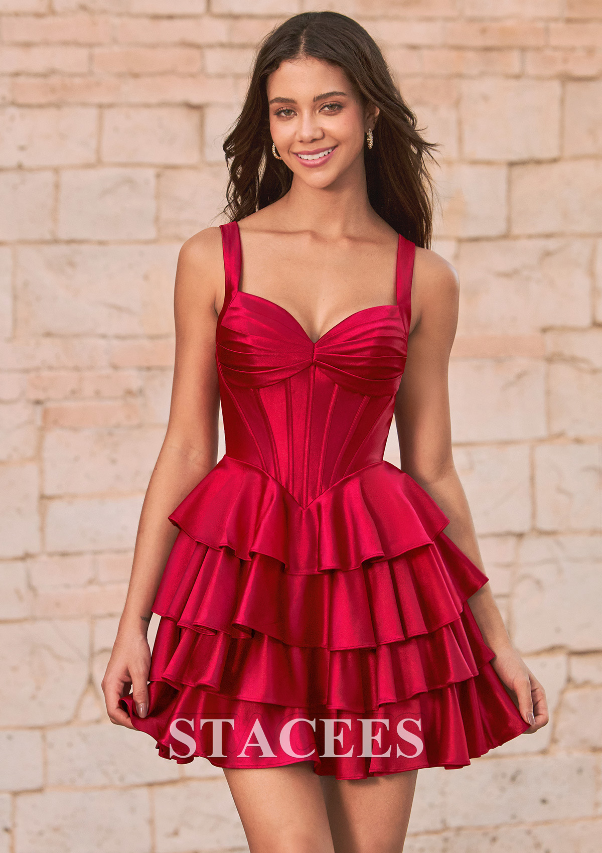 Bordeaux Trapèze col en v satin soyeux courte/mini robe de fête de la rentré avec plissé volants - STACEES