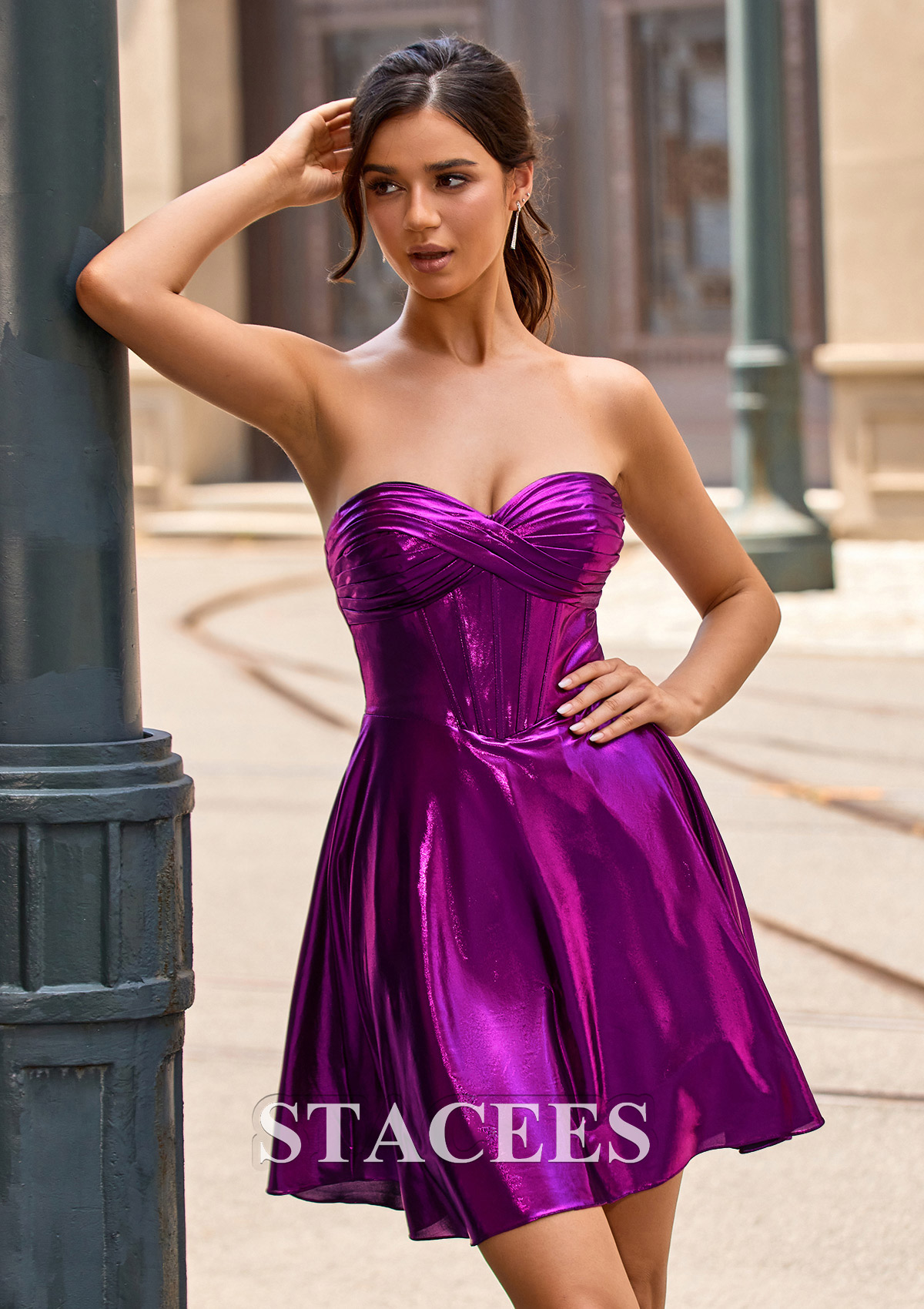Orchidée Robe trapèze cache coeur métallique courte/mini robe de fête de la rentrée  - STACEES