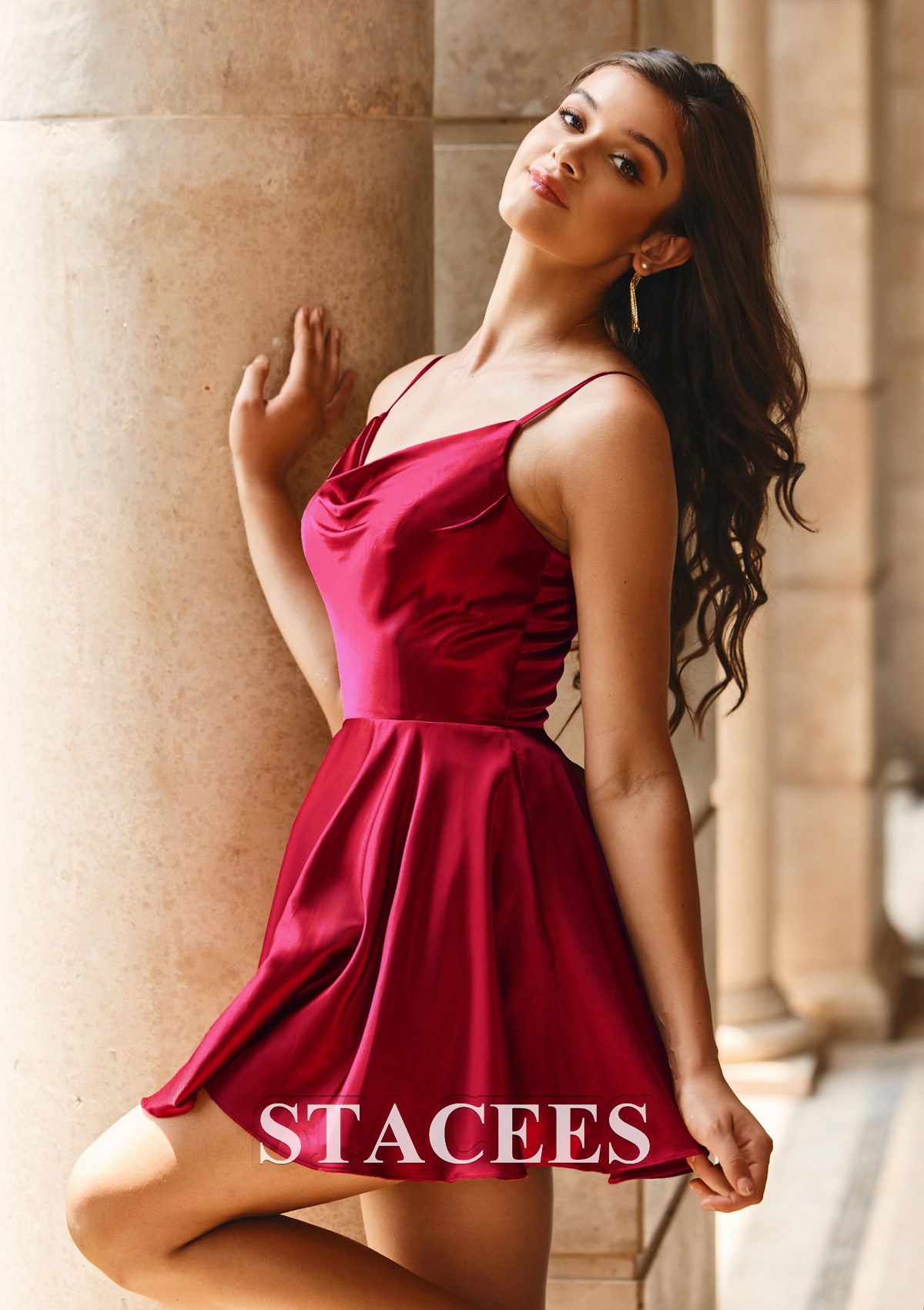 Burgundy Vestido línea a escote drapeado tela charmeuse corto/mini vestido para homecoming - STACEES