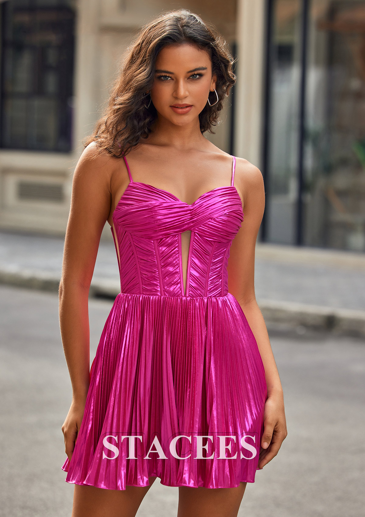 Fucsia Vestido línea a escote en v metálico corto/mini vestido para homecoming - STACEES