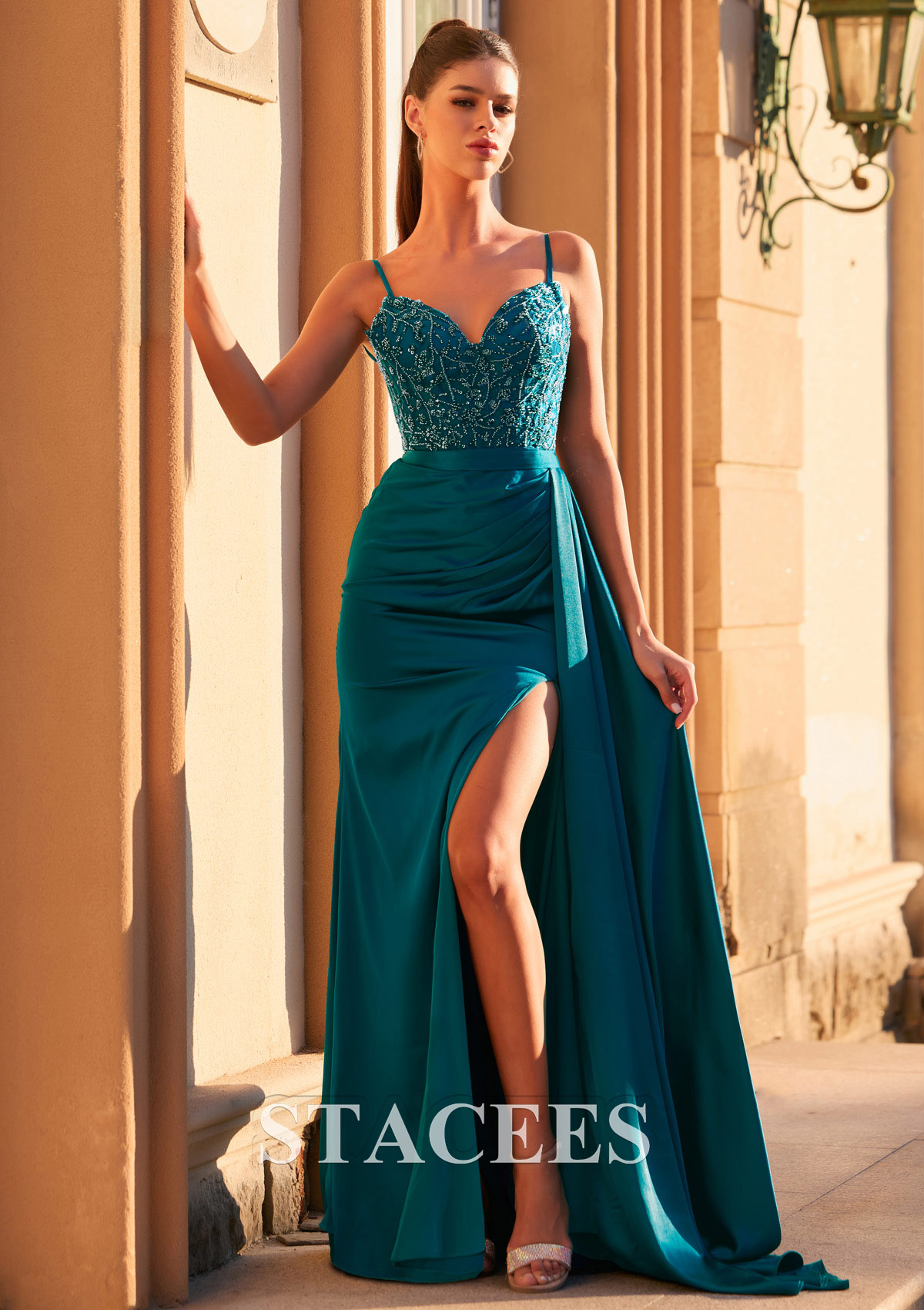 Bleu Paon Trumpette/Sirène col en v satin traîne balayage robe de bal  - STACEES