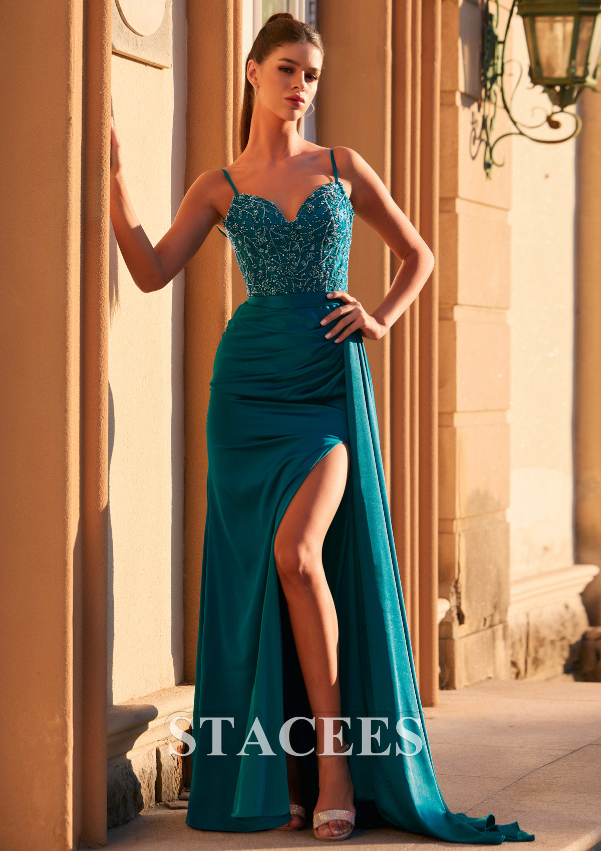 Bleu Paon Trumpette/Sirène col en v satin traîne balayage robe de bal  - STACEES