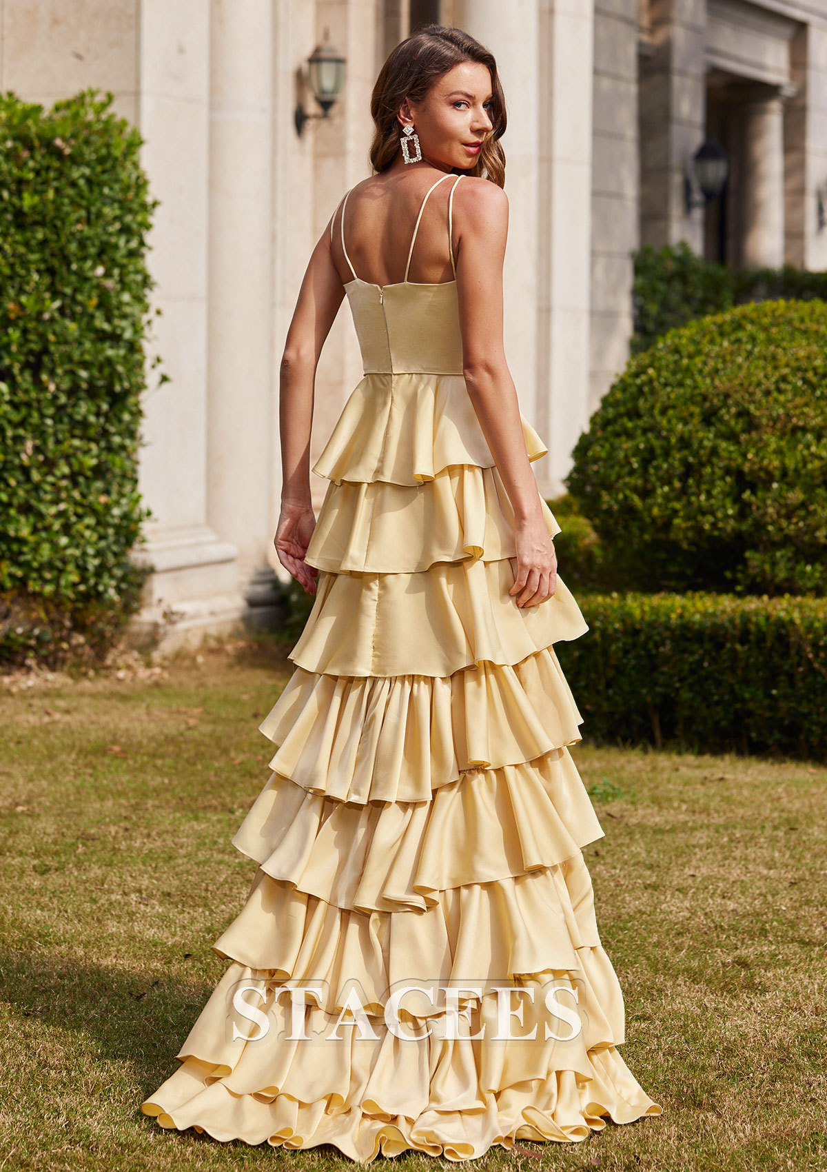 Comme Image Trapèze robe princesse col en v stretch satin traîne balayage robe de bal - STACEES
