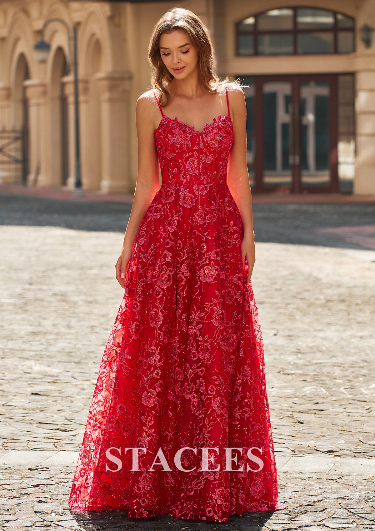 Rouge Trapèze col en v paillettes longueur ras du sol robe de bal avec appliqué paillettes - STACEES