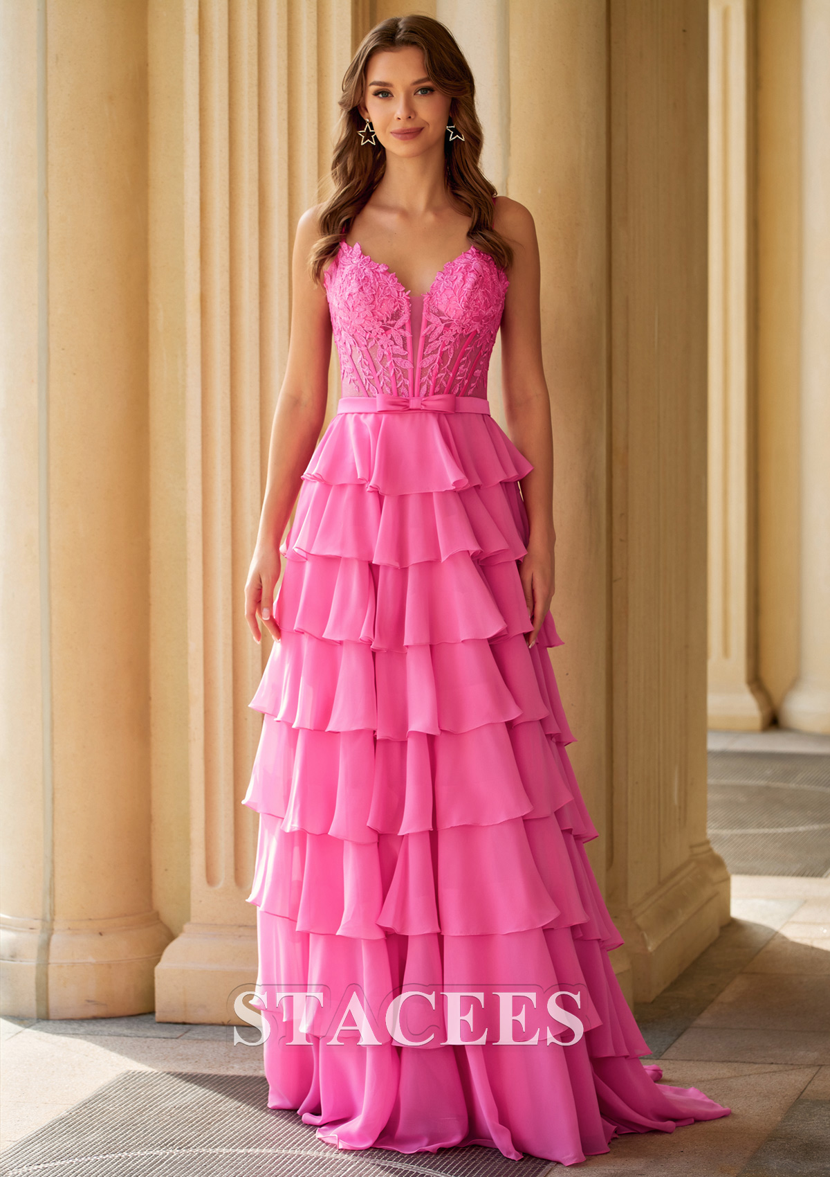 Rose Vif Trapèze col en v mousseline longueur ras du sol robe de bal avec appliqué perles volants - STACEES