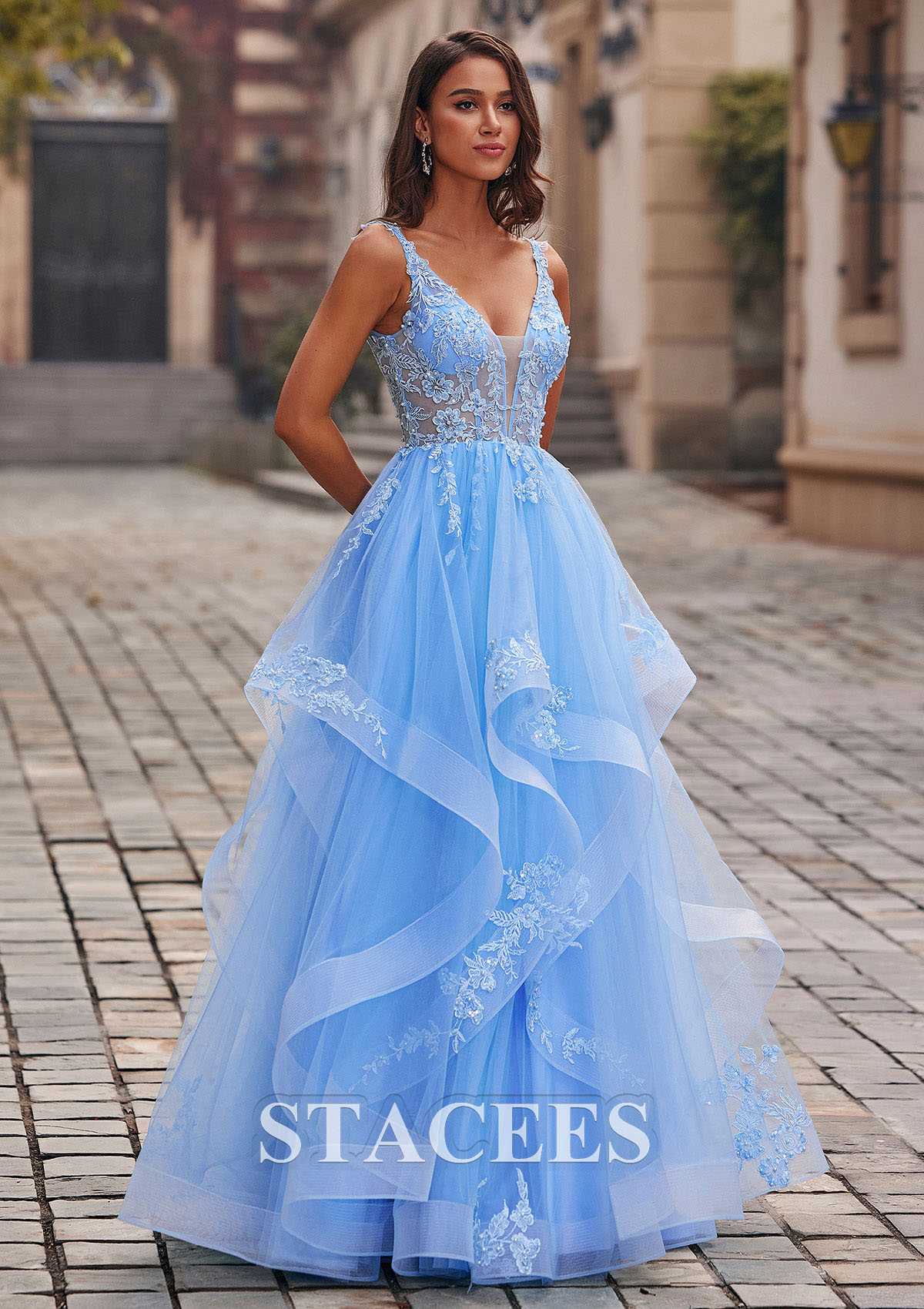 As picture Trapèze col en v tulle traîne balayage robe de bal avec volants  - STACEES