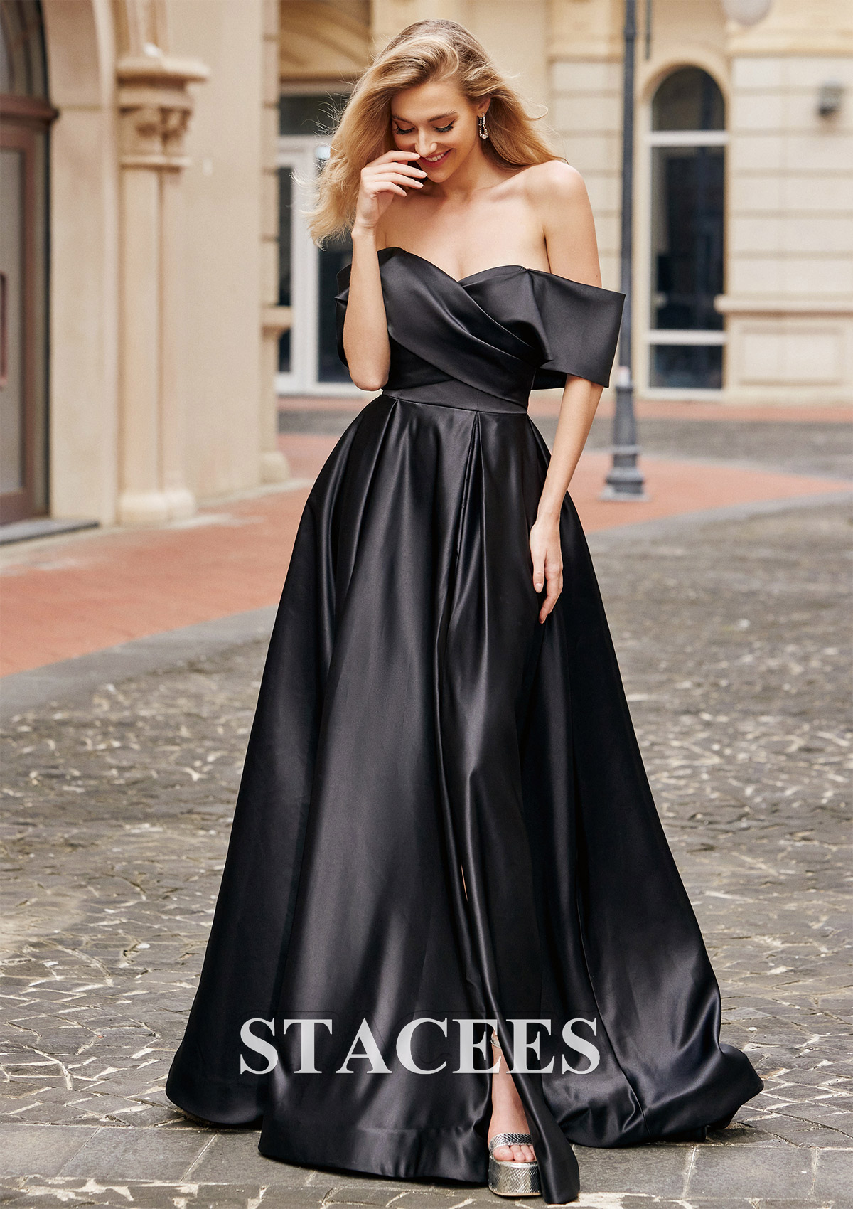Noir Robe trapèze épaule dénudée satin traîne balayage robe de bal - STACEES